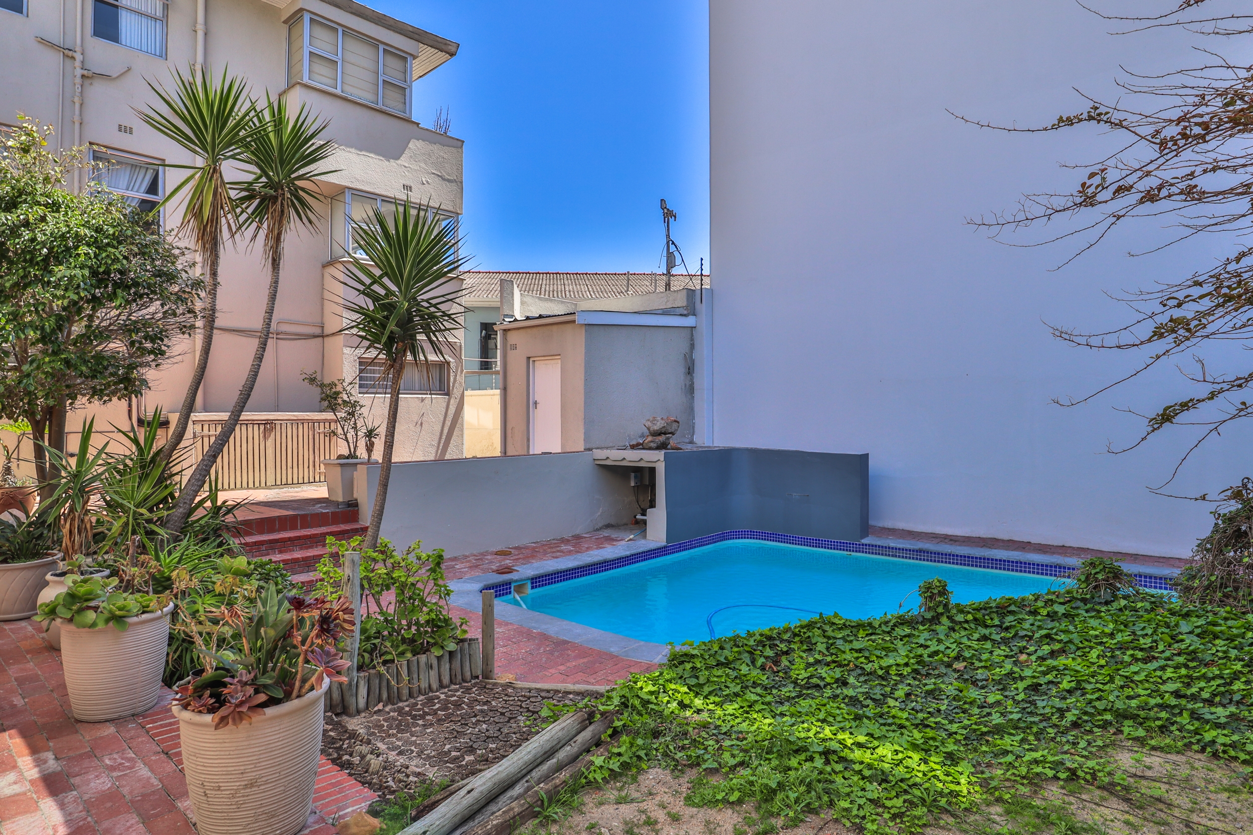 1 Bedroom Property for Sale in Sea Point Western Cape